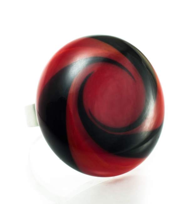 Prsten Crna spirala na crvenom